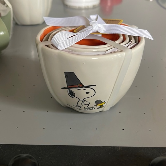 Rae dunn snoopy measuring cup - Picture 1 of 1